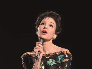 Renee Zellweger Perankan Judy Garland, Lihat Transformasi Menakjubkannya Renee Zellweger Perankan Judy Garland, Lihat Transformasi Menakjubkannya