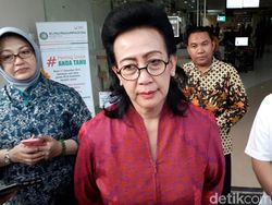 GKR Hemas Jenguk Buya Syafii di RS PKU Muhammadiyah Gamping