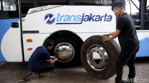 Yuk, Lihat Perawatan Bus Andalan Warga Jakarta