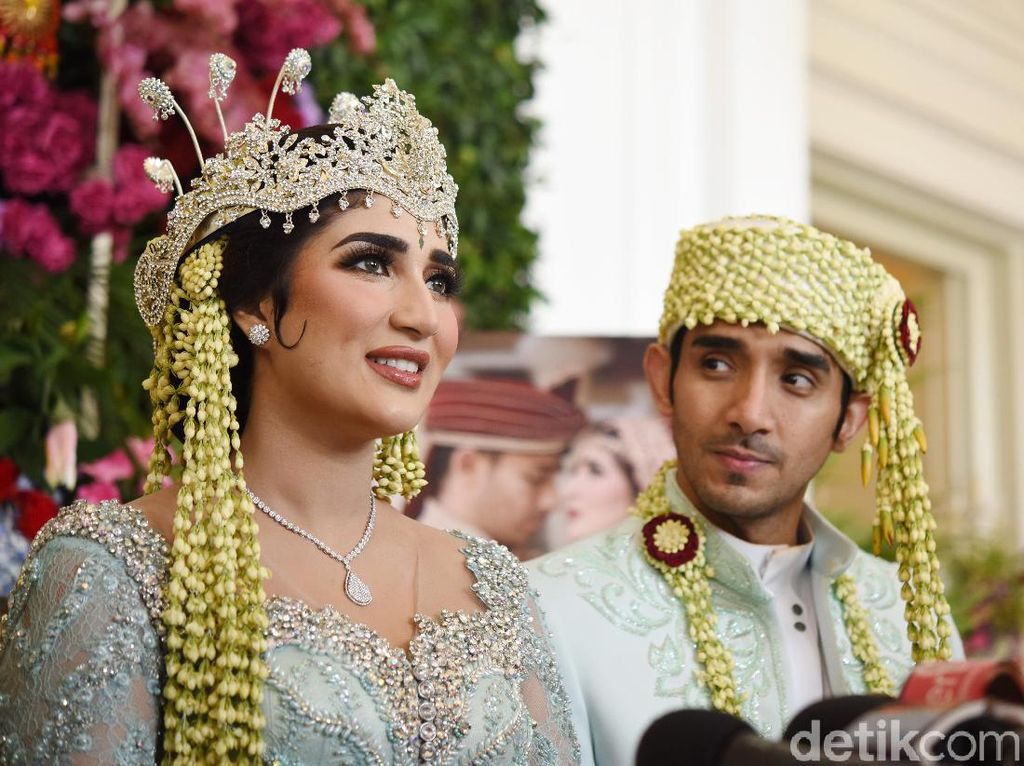 5 Fakta Tania Nadira, Mantan Istri Tommy Kurniawan yang Menikah Lagi 5 Fakta Tania Nadira, Mantan Istri Tommy Kurniawan yang Menikah Lagi