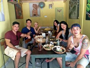 Serunya Kulineran Ala Antony Hillenaar, Pria yang Ditonjok Kris Hatta