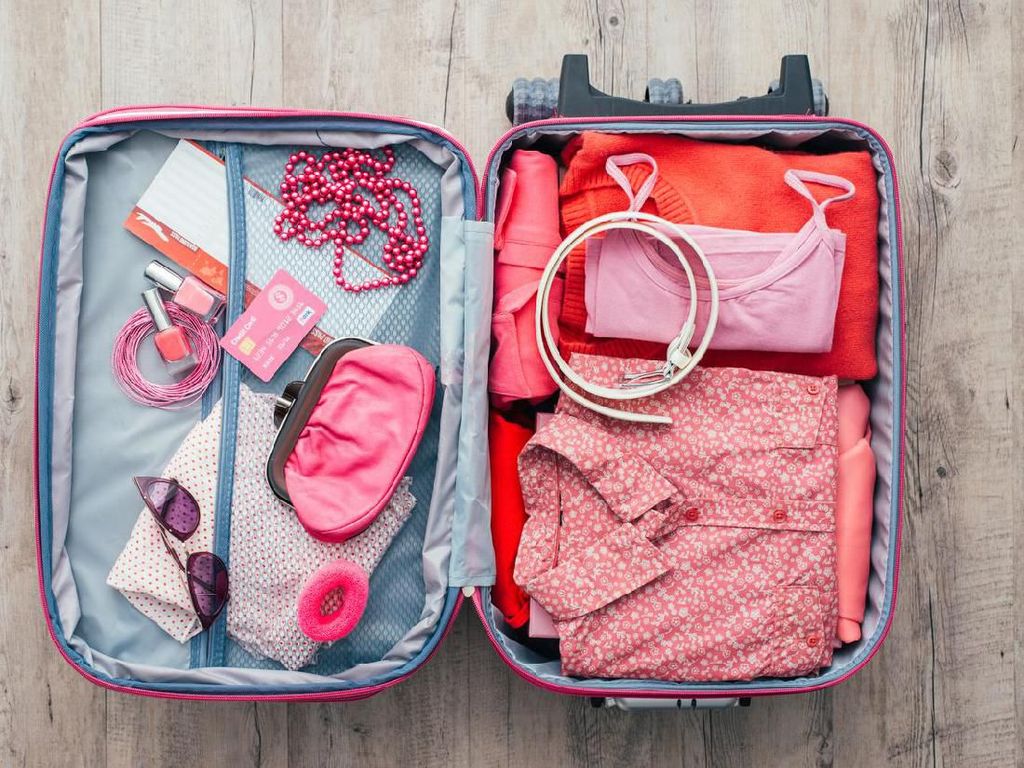 7 Cara Mudah Packing dan Meringankan Koper
