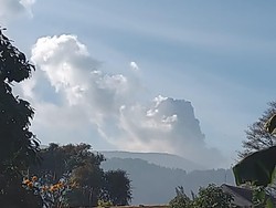 Gunung Tangkuban Perahu Erupsi, Wisatawan Diminta Patuhi Instruksi