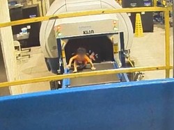 Bocah 2 Tahun Terluka Usai Terbawa Conveyor Belt di Bandara