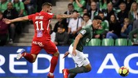 Arsenal berinvestasi besar pada William Saliba di musim panas ini, membelinya seharga 30 juta euro dari St Etienne. Saliba baru semusim lho bermain di tim utama St Etienne. (Foto: Jean-Philippe Ksiazek / AFP)