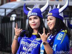 Begini gaya Bobotoh untuk mendukung tim kesayangannya dalam laga lanjutan Liga 1 2019.