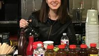 Ini Pose Keren Lana Del Rey yang Doyan Makan Manis