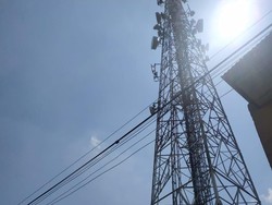 Seorang Pria Tewas Loncat dari Tower Setinggi 50 Meter di Jaktim