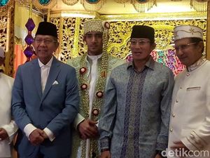 Sandiaga Uno Jadi Saksi Pernikahan Mantan Istri Tommy Kurniawan Sandiaga Uno Jadi Saksi Pernikahan Mantan Istri Tommy Kurniawan
