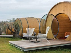 Foodies, Yuk Mampir ke 5 Penginapan Bertema Makanan Ini!