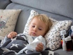 7 Obat Alami Penurun Panas Anak yang Sederhana