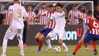 Madrid mencetak gol ketiga dengan gol dari De la Fuente. Meneruskan kemelut saat tendangan sudut, dia menyambar bola rebound mengenai tiang. Di sisa laga tak ada gol lagi, Madrid kalah 3-7 dari Atletico.