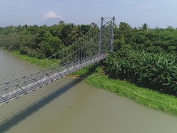 Jokowi Habiskan Rp 710 M Bangun 148 Jembatan Gantung Tahun Ini