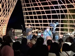 Gugun Blues Shelter dan Tompi Goyang Jazz Gunung Hari Pertama