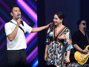 Tangannya Tak Digandeng, Nagita: Raffi Nggak Bisa Lama Lepas dari HP Tangannya Tak Digandeng, Nagita: Raffi Nggak Bisa Lama Lepas dari HP