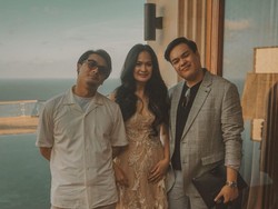 Kisah Donna Harun Minta Izin Nikah pada Sang Anak