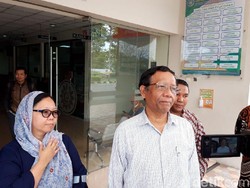 Jenguk Buya Syafii di RS, Mahfud Md dan Alissa Wahid Dapat Nasihat