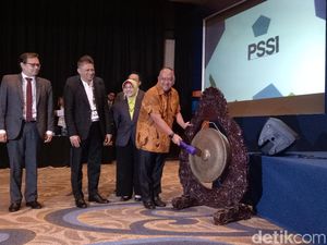 KONI Pukul Gong Tanda Dibukanya KLB PSSI