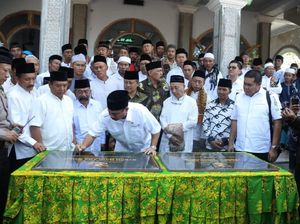 Tanda Tangani Prasasti, Menpar Resmikan 2 Masjid di Banyuwangi