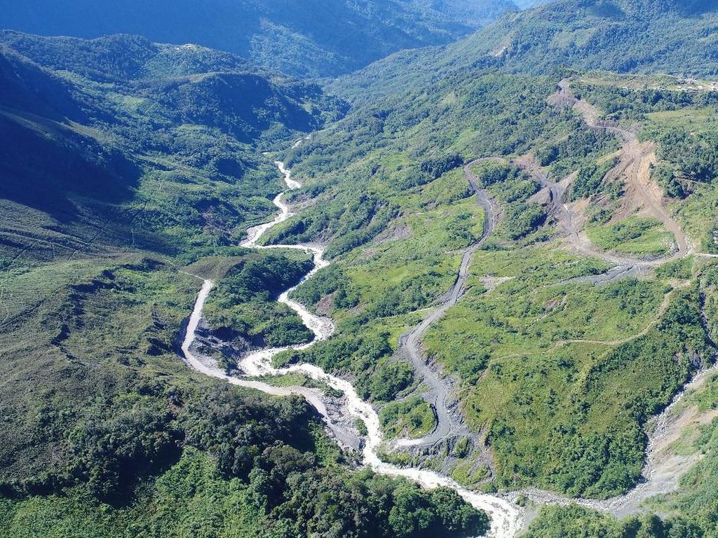 Marak Penembakan, Rute Jalan Trans Papua Diubah Marak Penembakan, Rute Jalan Trans Papua Diubah