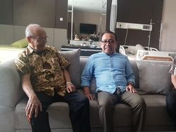 Jokowi Utus Mensesneg Pratikno Jenguk Buya Syafii di RS