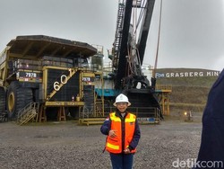 Perdana ke Freeport Setelah Dikuasai RI, Rini Disambut Gerimis