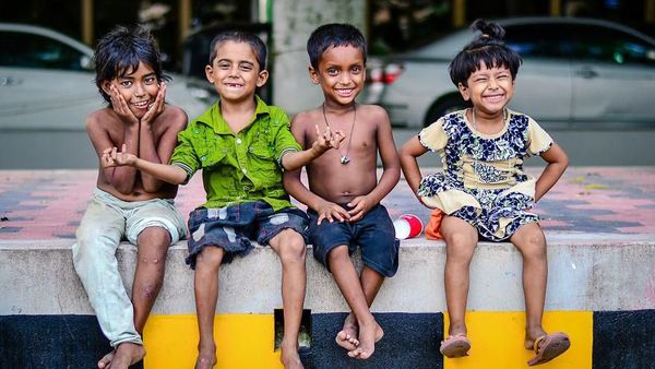 Potret Keceriaan Anak-anak di Seluruh Dunia