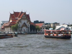 Taxi Perahu Listrik Akan Hilir-mudik di Sungai Bangkok Juli Ini