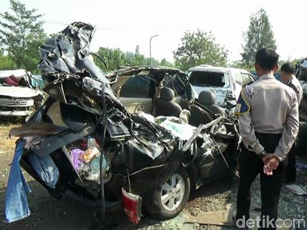 Sopir Bus Maut Penyebab 3 Orang Tewas di Tol Cipali Jadi Tersangka Sopir Bus Maut Penyebab 3 Orang Tewas di Tol Cipali Jadi Tersangka