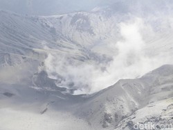 TWA Tangkuban Perahu Belum Buka, Wisatawan Tetap Berdatangan