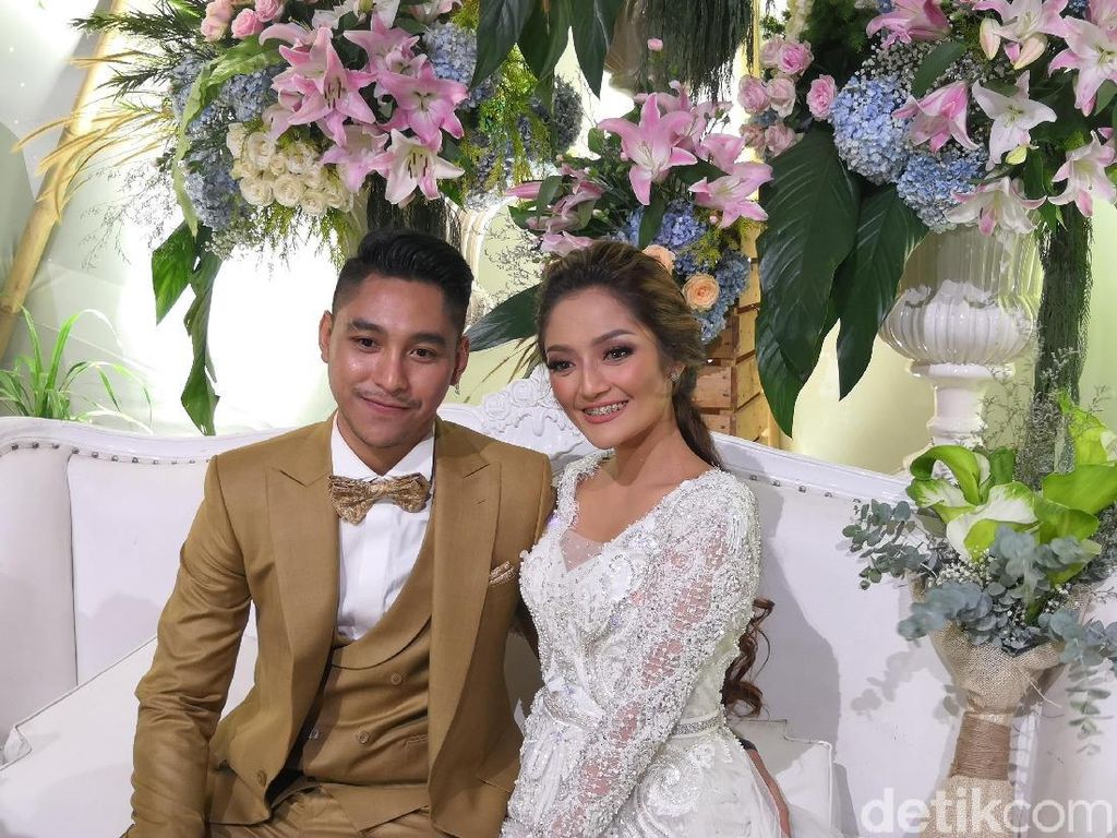 Bahagianya... Apapun yang Siti Badriah Minta Suami Kabulkan Bahagianya... Apapun yang Siti Badriah Minta Suami Kabulkan