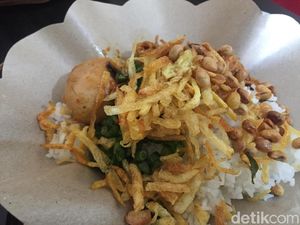 Huah!  Pedas Menyengat Nasi Balap Puyung Cocok Buat Sarapan