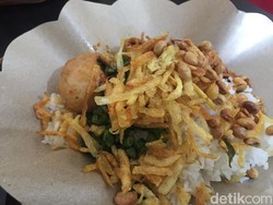 Huah!  Pedas Menyengat Nasi Balap Puyung Cocok Buat Sarapan