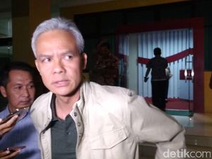 Tamzil Tersangka, Ganjar Tetapkan Wabup jadi Plt Bupati Kudus Tamzil Tersangka, Ganjar Tetapkan Wabup jadi Plt Bupati Kudus