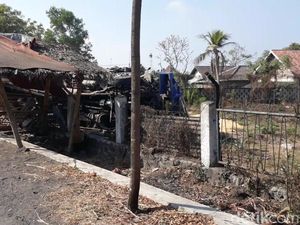 2 Truk Tabrakan di Pasuruan, Muatan Tabung CNG Bergelimpangan