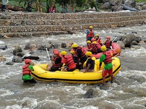 Milenial Malaysia Rafting di Baktiraja hingga Danau Toba