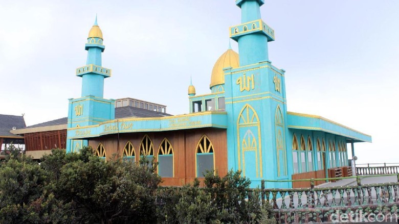 Masjid Jabal Nur Nyaris Tak Tersentuh Abu Tangkuban Perahu Masjid Jabal Nur Nyaris Tak Tersentuh Abu Tangkuban Perahu