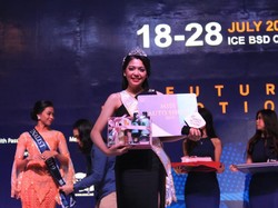 Kenalin Nih Miss Auto Show 2019, Suka Mobil yang Bisa Pijit