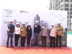 Chairul Tanjung Resmikan Topping Off Transpark Mal Bintaro