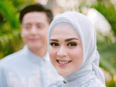 Gaya Cut Meyriska dan Roger Danuarta Foto Prewedding Tanpa Bersentuhan