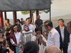 Jokowi Jajal Kapal Ro-Ro Baru Seberangi Danau Toba