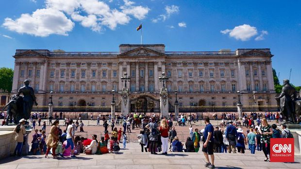 Buckingham Palace in London, England.  (CNN Indonesia/Ardita Mustafa)