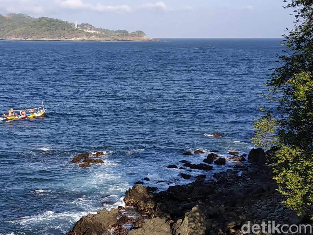 Seorang Pencari Rumput Laut di Pacitan Hilang Dihempas Ombak Seorang Pencari Rumput Laut di Pacitan Hilang Dihempas Ombak