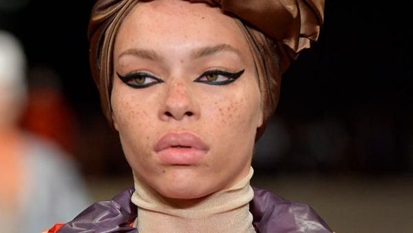 Model Fenty Rihanna Pura-pura Jadi Transgender Agar Tak Di-bully Netizen