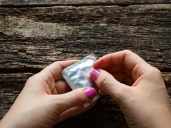 Cegah Baby Boom Saat Pandemi, Alat Kontrasepsi di Klaten Dikirim Via Ojol