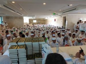 Jemaah Haji Aceh Terima Dana Wakaf Baitul Asyi Rp 4,5 Juta di Mekah Jemaah Haji Aceh Terima Dana Wakaf Baitul Asyi Rp 4,5 Juta di Mekah