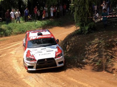 Rizal Sungkar Finis Ketiga di Kejurnas Rally Medan