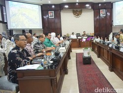 DPRD DKI Minta Risma ke Jakarta Selesaikan Permasalahan Sampah