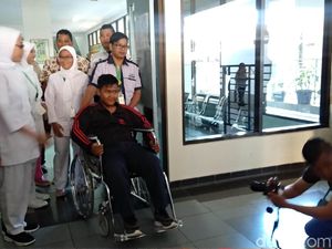 Obati Luka Bedah Plastik, Aria Pulang ke Rumah dan Istirahat 1 Bulan