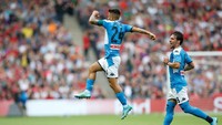 Liverpool ketinggalan dua gol di babak pertama usai dibobol Lorenzo Insigne dan Arek Milik. Istimewa/Reuters/Ed Sykes.